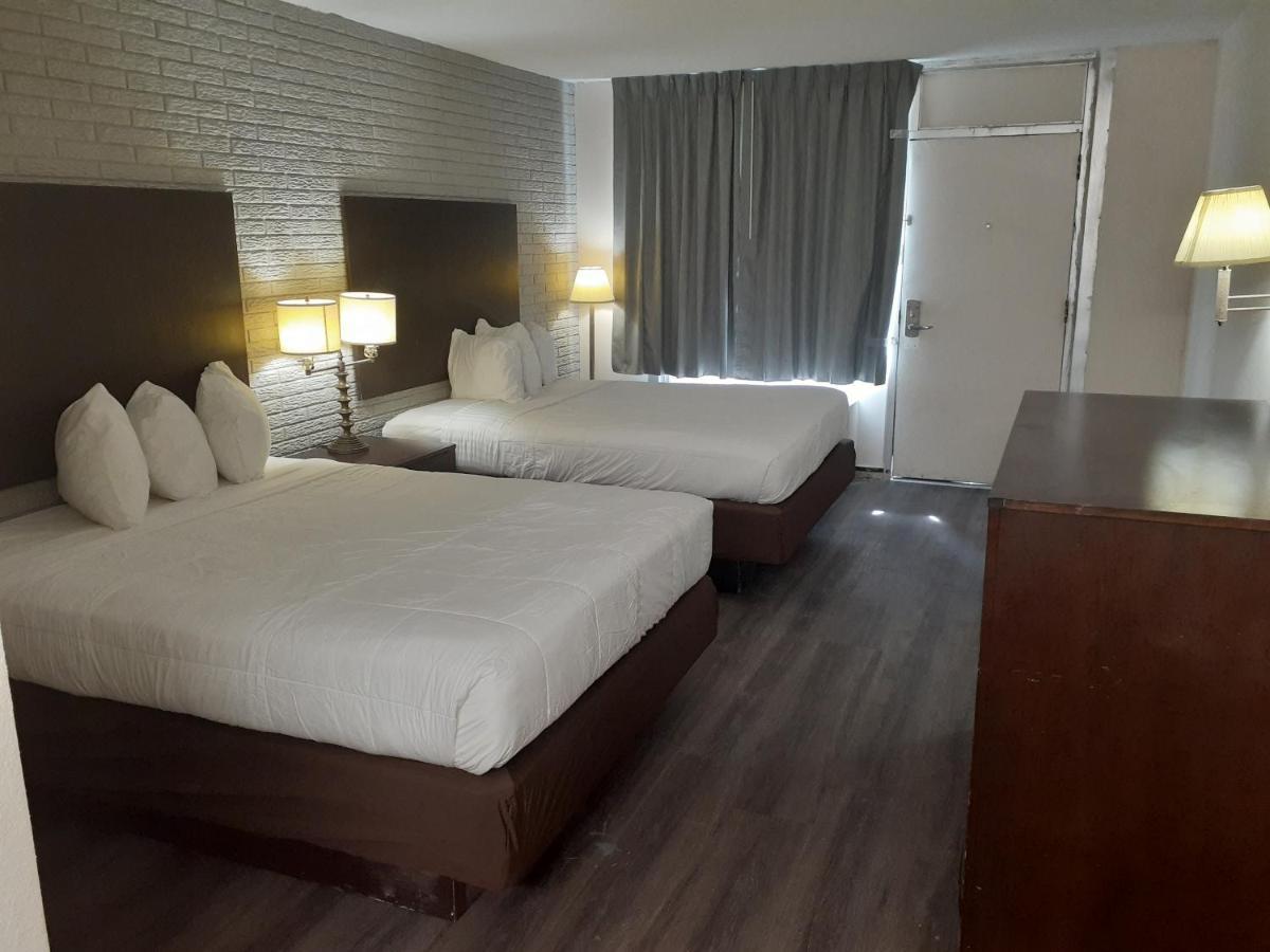 Rodeway Inn & Suites Wilmington North Habitación foto